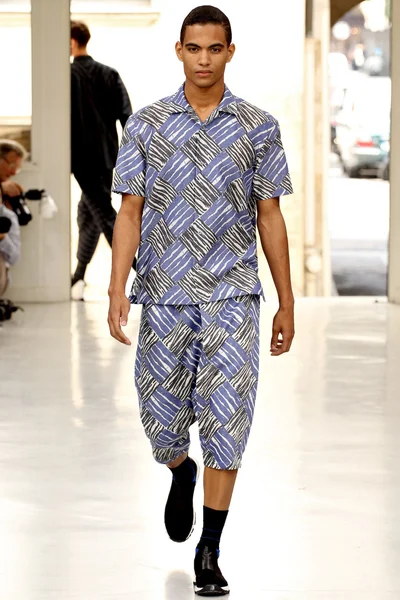 Look 25